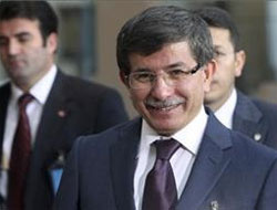 Davutoğlu Mısıra karşı kibar