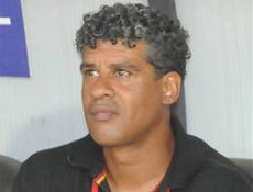 Rijkaard oyunla taraftarı ısıtacak